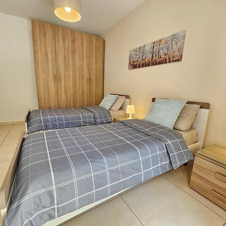 Bugibba Sealine Apartment St. Paul's Bay Bagian luar foto
