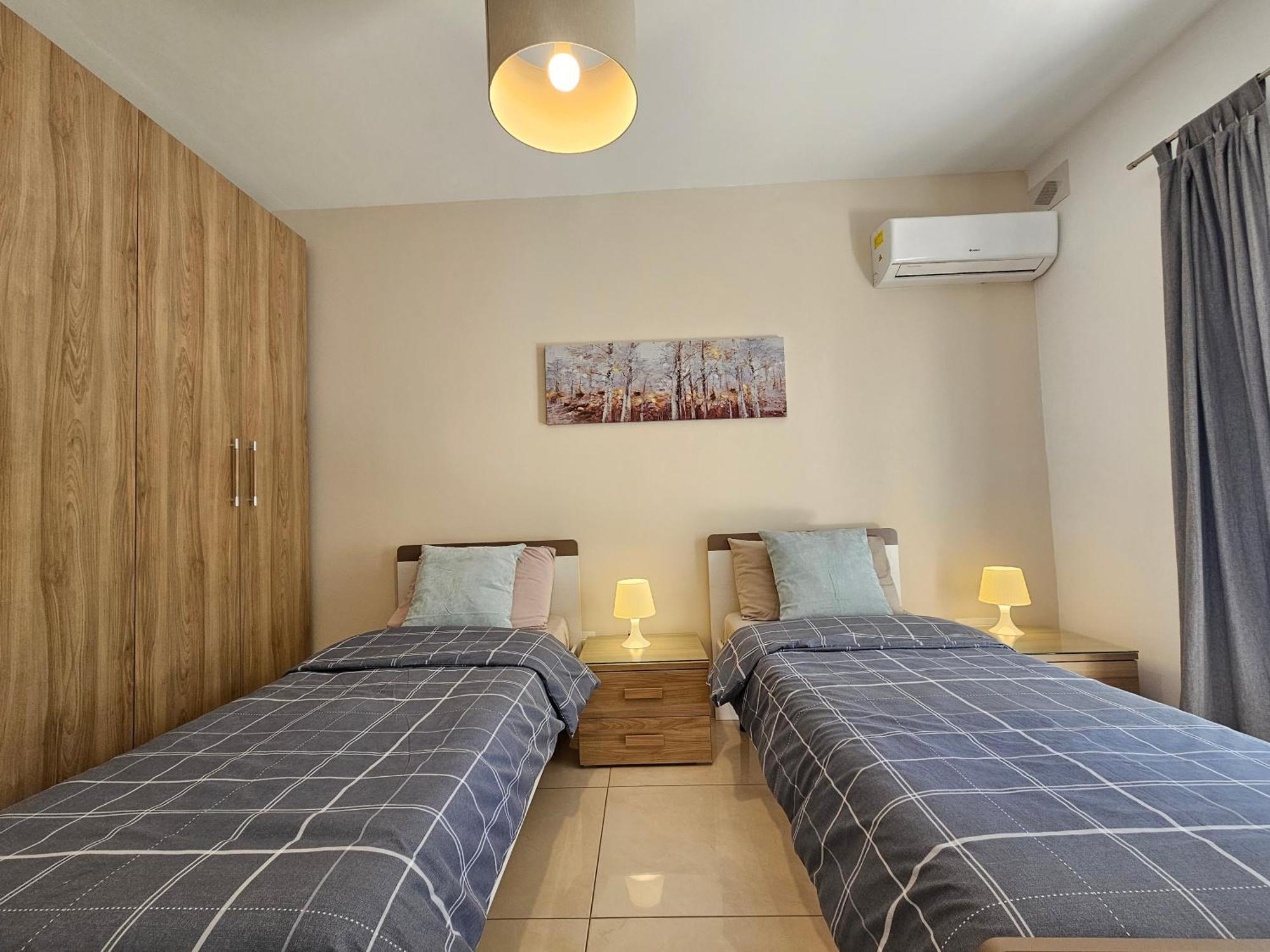 Bugibba Sealine Apartment St. Paul's Bay Bagian luar foto