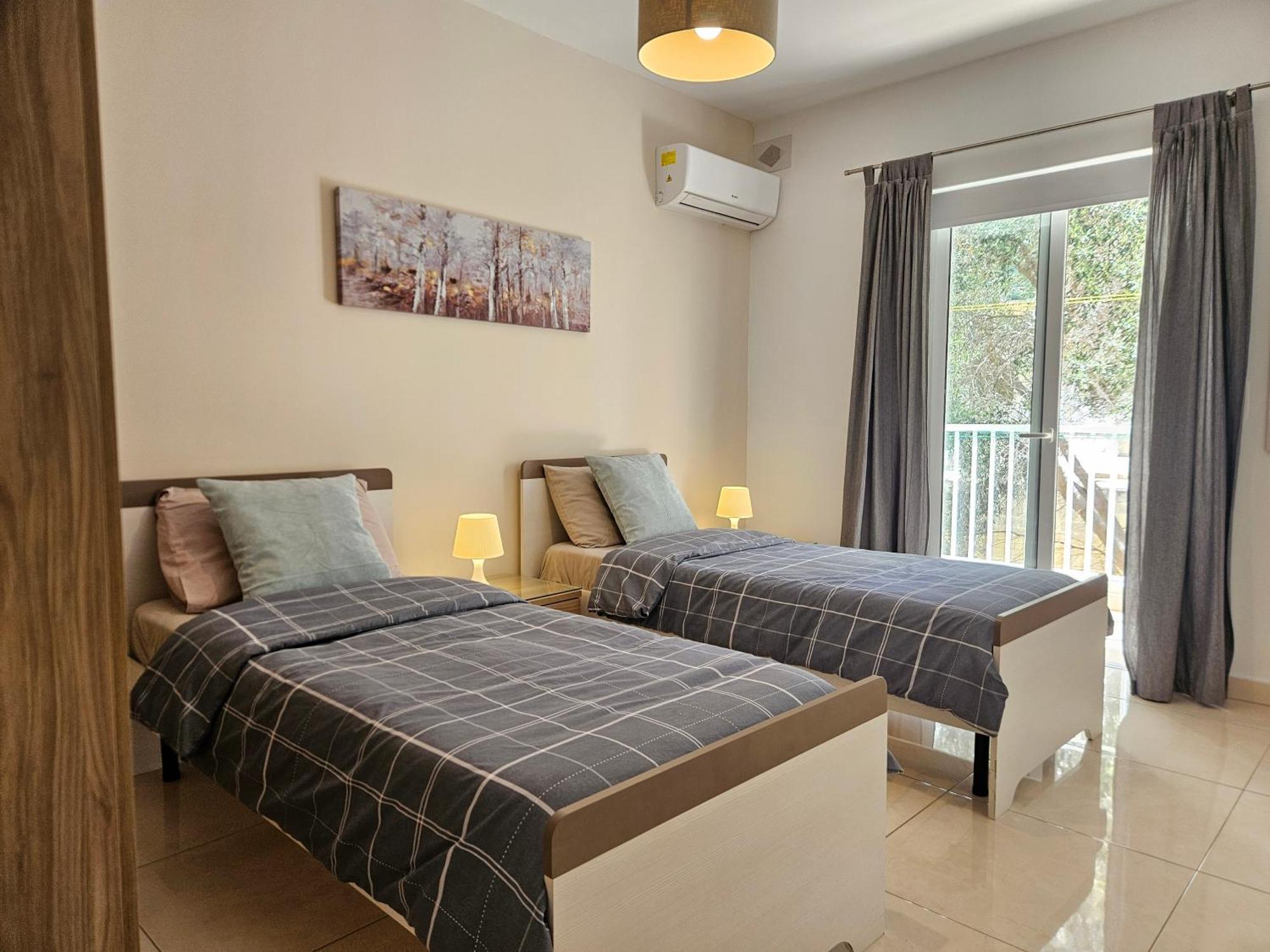 Bugibba Sealine Apartment St. Paul's Bay Bagian luar foto