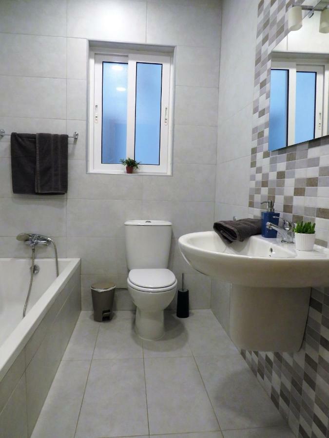 Bugibba Sealine Apartment St. Paul's Bay Bagian luar foto